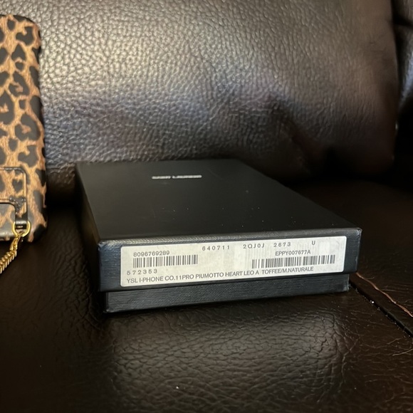 Saint Laurent Leopard-print leather iPhone 11 Pro chained crossbody case NWB - Picture 7 of 8